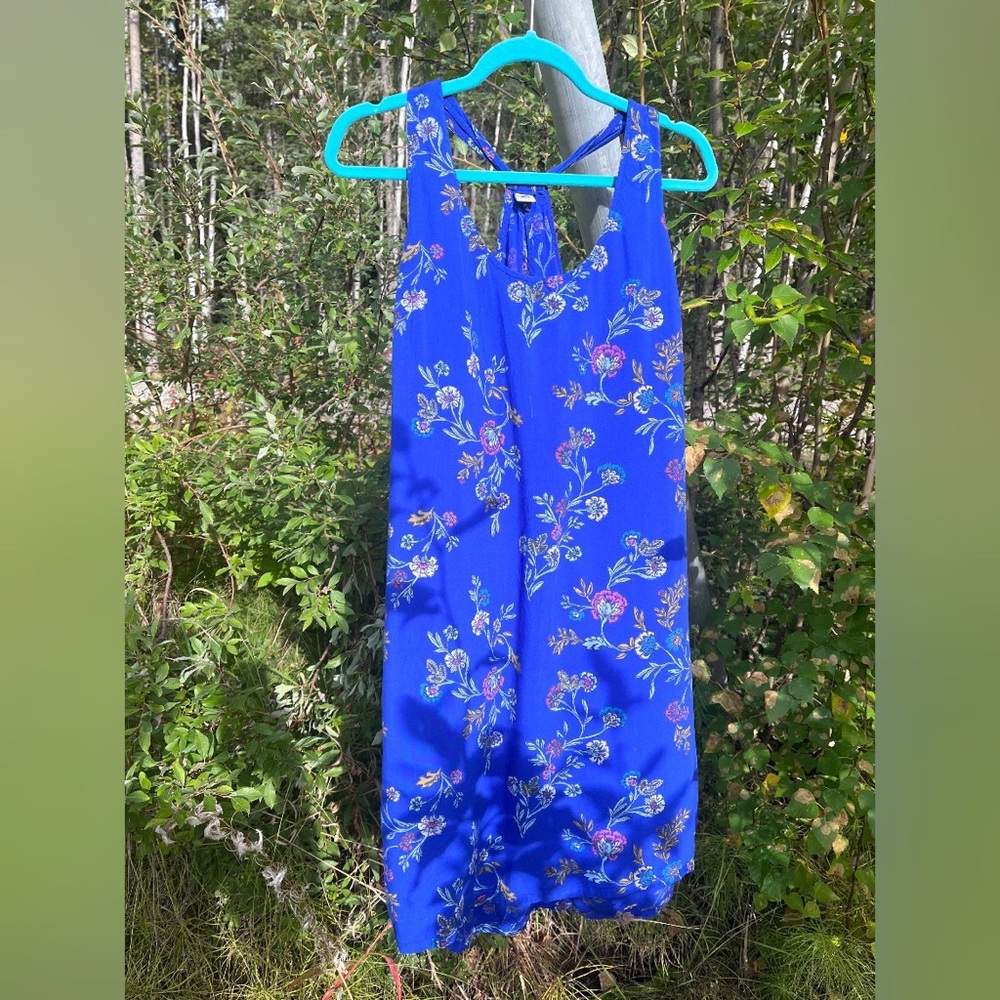 Old Navy Casual Cotton Floral Dress. Looks super cute with a belt!